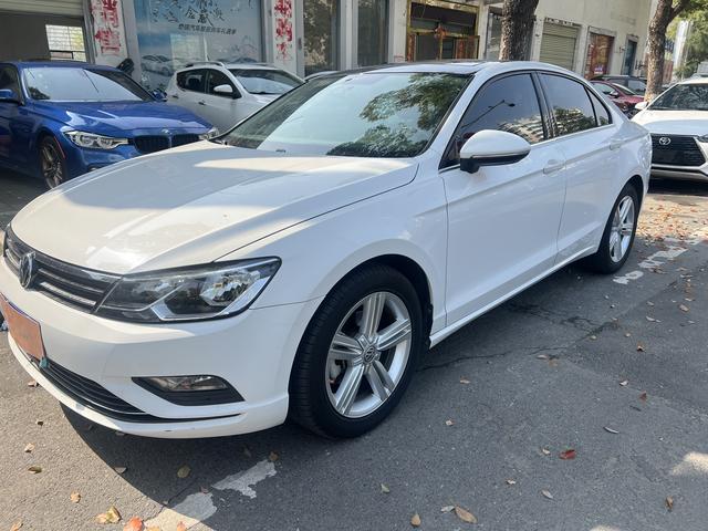 Volkswagen Lamando 2015 модификация 280TSI DSG Com f ort Edition – фото 1