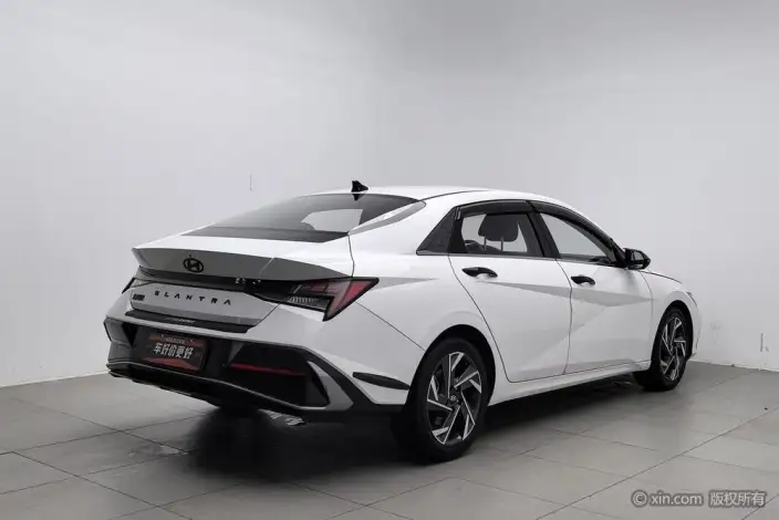 Hyundai Ioniq 2023 Model 1.5L CVT LUX Premium Edition – фото 4