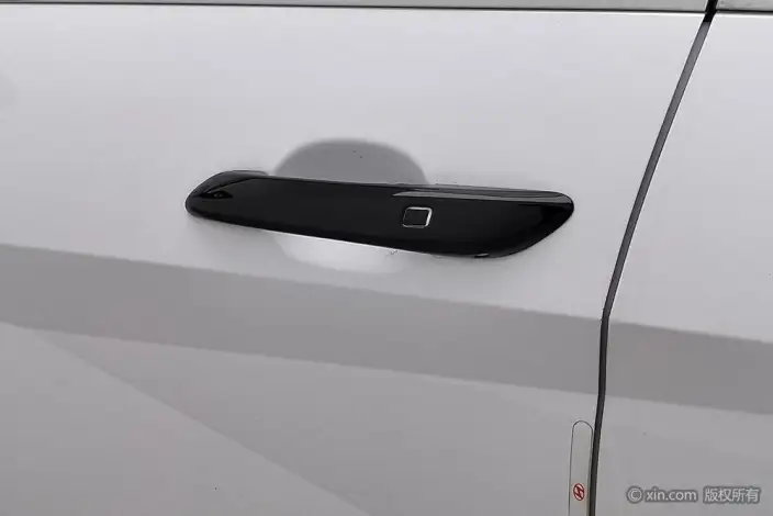 Hyundai Ioniq 2023 Model 1.5L CVT LUX Premium Edition – фото 9