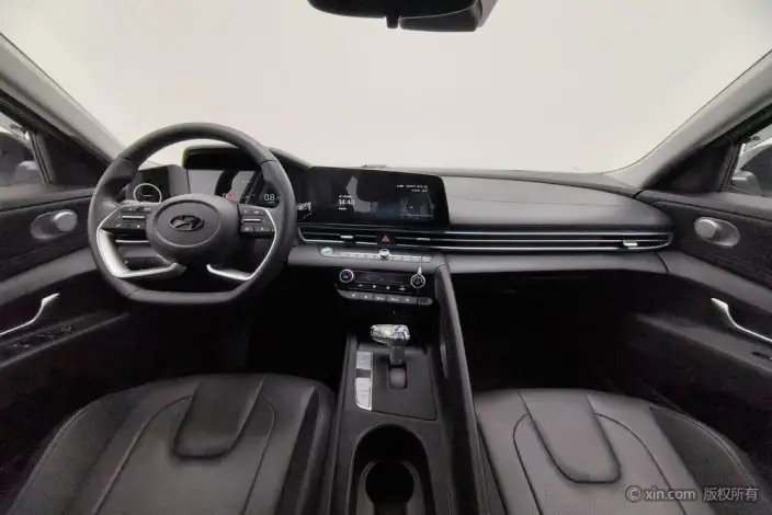 Hyundai Ioniq 2023 Model 1.5L CVT LUX Premium Edition – фото 13