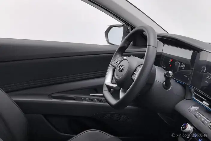 Hyundai Ioniq 2023 Model 1.5L CVT LUX Premium Edition – фото 17