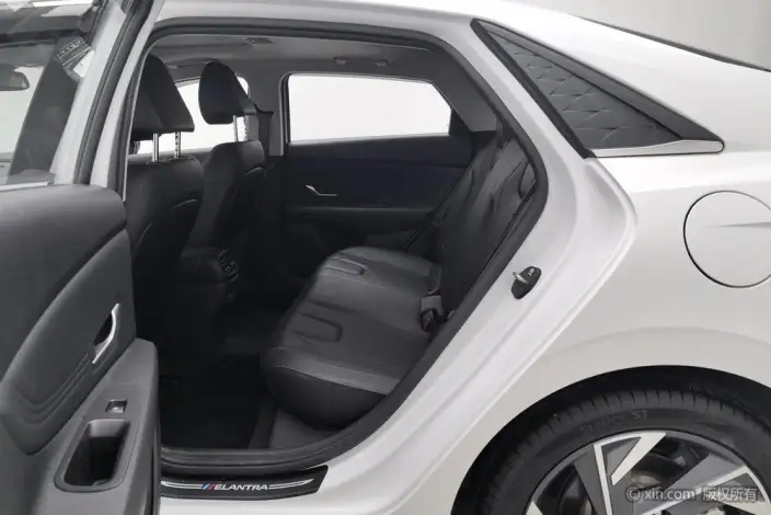 Hyundai Ioniq 2023 Model 1.5L CVT LUX Premium Edition – фото 20