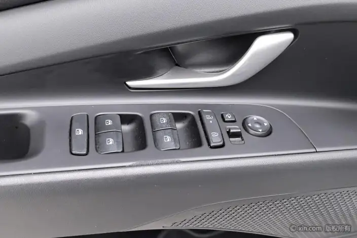 Hyundai Ioniq 2023 Model 1.5L CVT LUX Premium Edition – фото 22