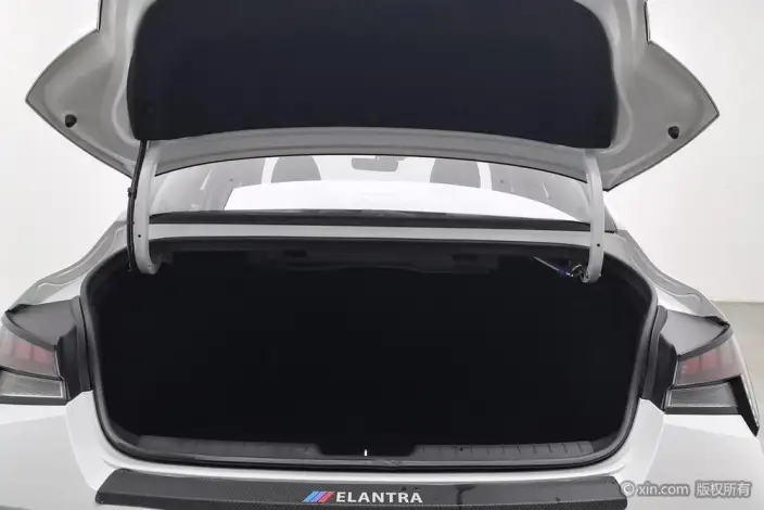 Hyundai Ioniq 2023 Model 1.5L CVT LUX Premium Edition – фото 23