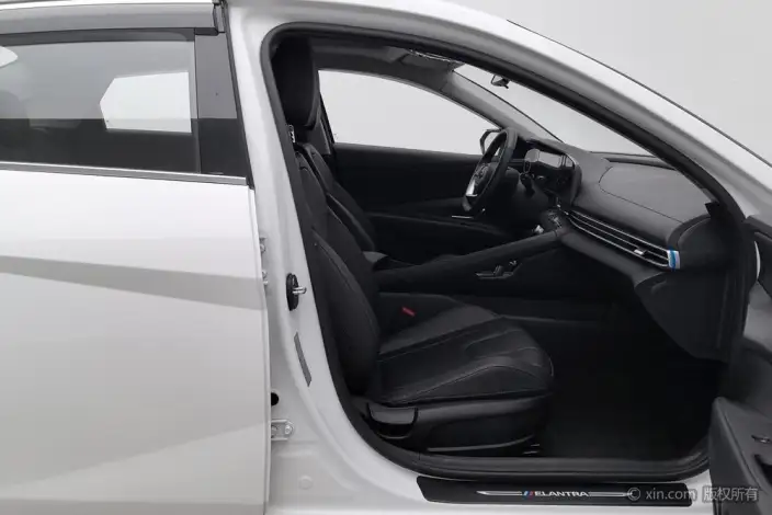 Hyundai Ioniq 2023 Model 1.5L CVT LUX Premium Edition – фото 24