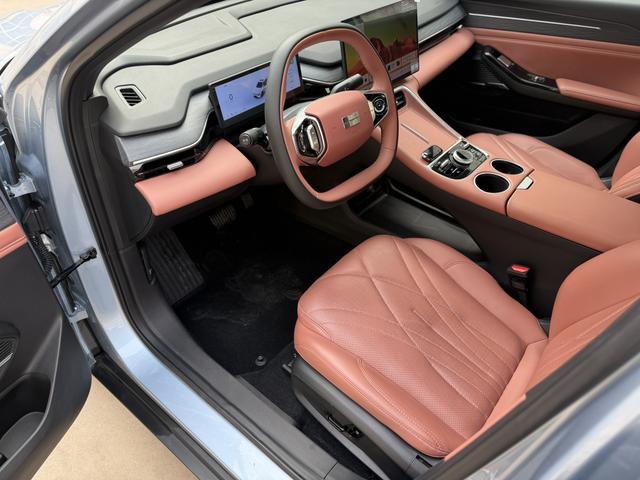 Geely Galaxy L6 2025 модификация 1.5 EM-i DHT 140KM Galaxy Edition – фото 4