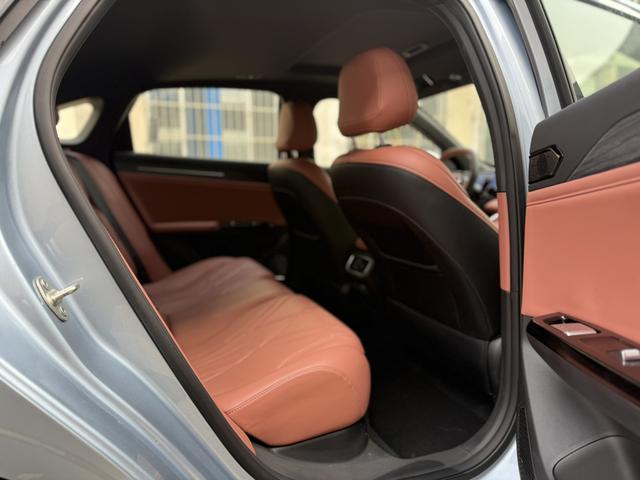 Geely Galaxy L6 2025 модификация 1.5 EM-i DHT 140KM Galaxy Edition – фото 6
