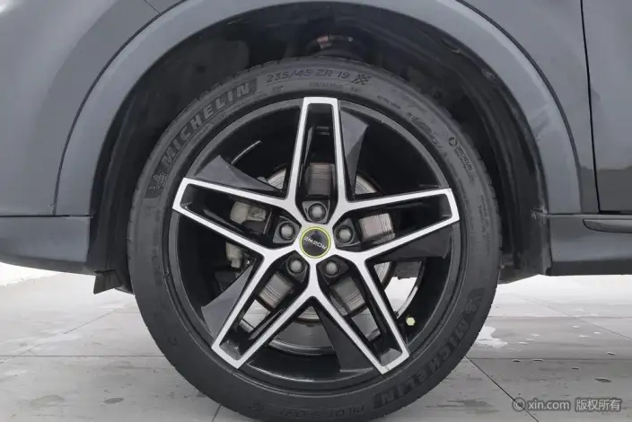 Roewe RX5 2023 Model PLUS 330TGI Automatic Trendy Smart Edition – фото 8
