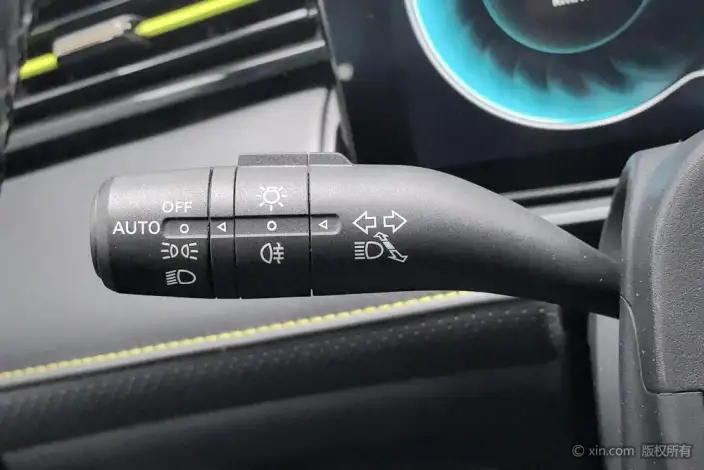 Roewe RX5 2023 Model PLUS 330TGI Automatic Trendy Smart Edition – фото 17