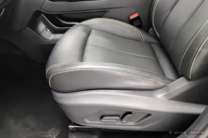 Roewe RX5 2023 Model PLUS 330TGI Automatic Trendy Smart Edition – фото 19