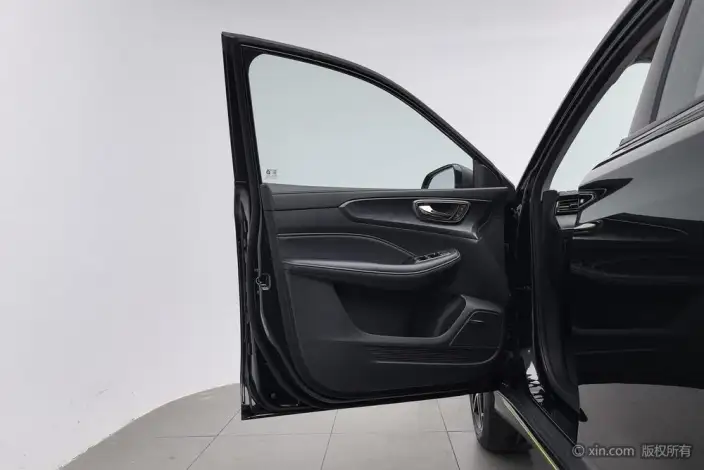 Roewe RX5 2023 Model PLUS 330TGI Automatic Trendy Smart Edition – фото 21