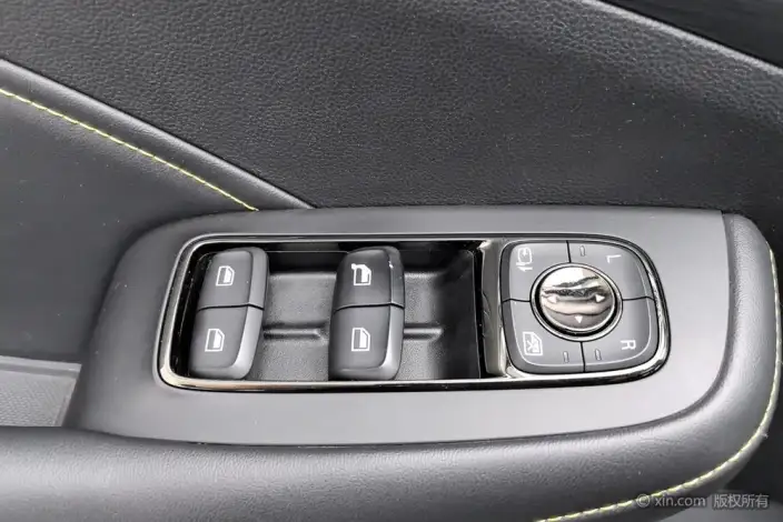 Roewe RX5 2023 Model PLUS 330TGI Automatic Trendy Smart Edition – фото 22