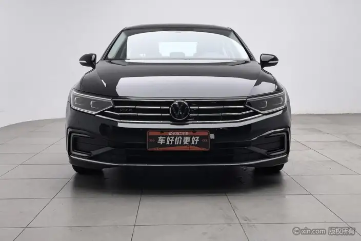 Volkswagen Magotan PHEV 2022 Model Luxury Model – фото 1