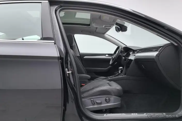 Volkswagen Magotan PHEV 2022 Model Luxury Model – фото 23