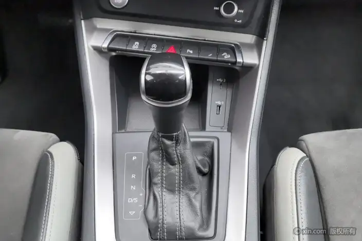 AUDI Q3 2020 Model 45 TFSI quattro Fashion Dynamic Model – фото 15