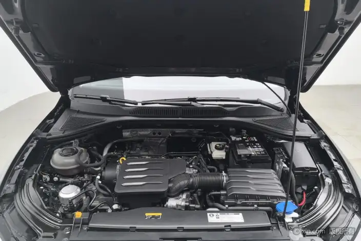 Volkswagen Lavida 2022 Model 1.5L Automatic Comfort Edition – фото 4