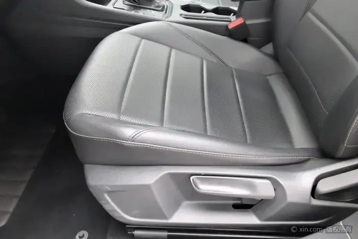 Volkswagen Lavida 2022 Model 1.5L Automatic Comfort Edition – фото 17