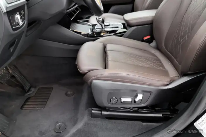 BMW X3 2022 Model xDrive30i Leading Model M Night Set – фото 17