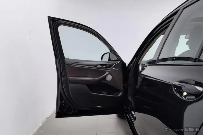 BMW X3 2022 Model xDrive30i Leading Model M Night Set – фото 20