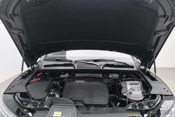 Audi Q5L 2024 Model 40TFSI Luxury Dynamic Model – фото 4