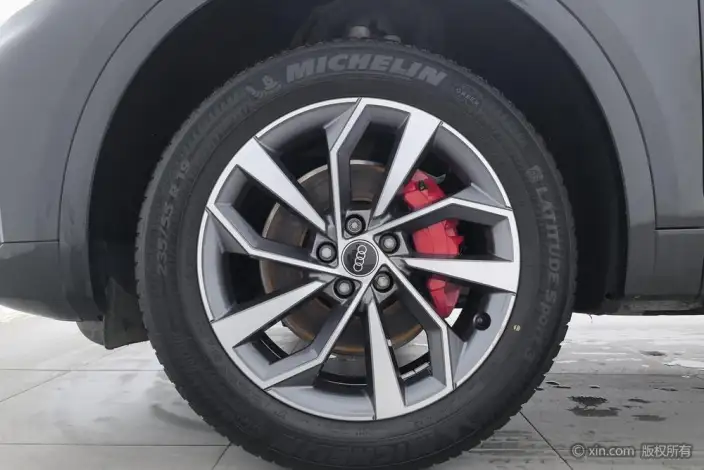 Audi Q5L 2024 Model 40TFSI Luxury Dynamic Model – фото 8
