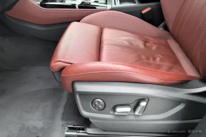 Audi Q5L 2024 Model 40TFSI Luxury Dynamic Model – фото 17