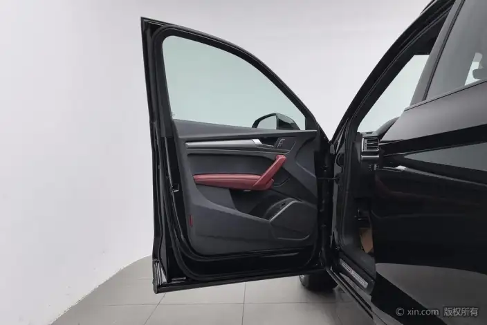 Audi Q5L 2024 Model 40TFSI Luxury Dynamic Model – фото 20