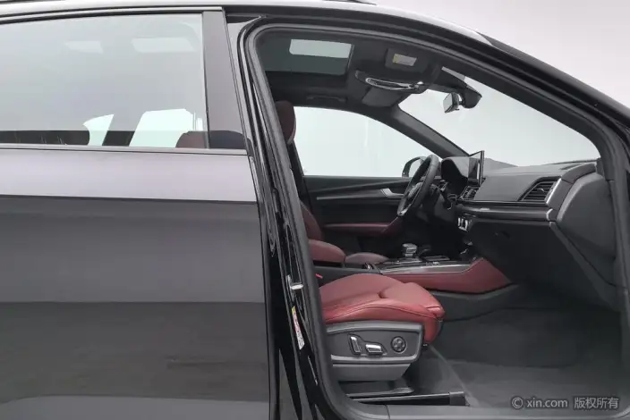 Audi Q5L 2024 Model 40TFSI Luxury Dynamic Model – фото 23