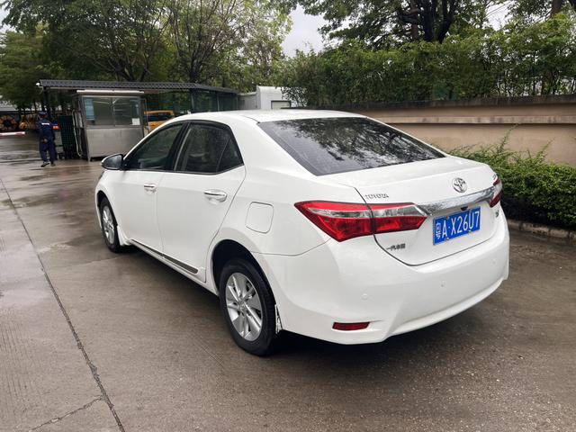 Toyota Corolla 2014 1.6L CVT GL -i – фото 6