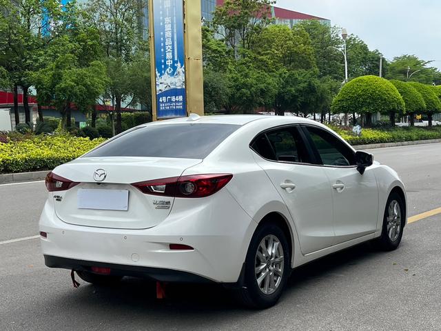 Mazda3 Axela 2016 Sedan 1.5L Automatic Luxury – фото 4