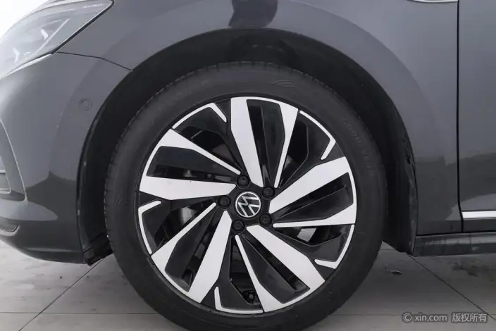 Volkswagen Passat 2023 Model Facelift 330TSI Deluxe Edition – фото 9