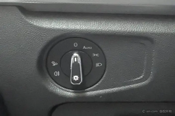 Volkswagen Passat 2023 Model Facelift 330TSI Deluxe Edition – фото 15