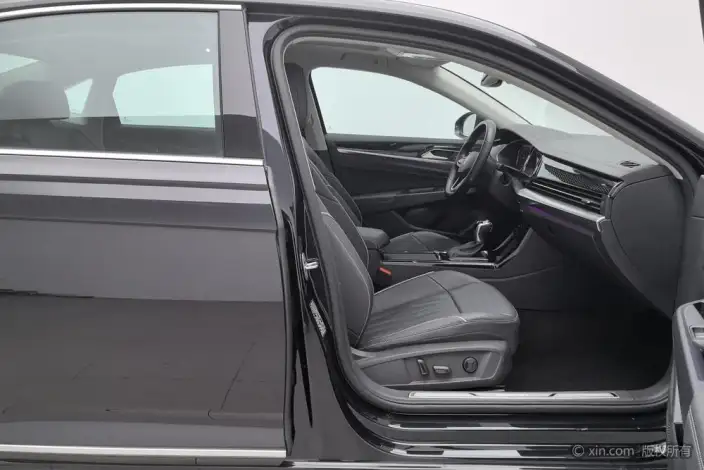 Volkswagen Passat 2023 Model Facelift 330TSI Deluxe Edition – фото 23