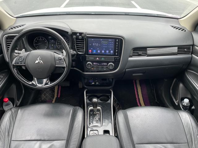 Mitsubishi Outlander 2018 2.4L AWD Elite 5-Seater – фото 16