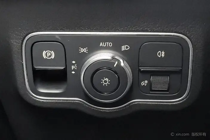 Mercedes-Benz GLB 2023 Model GLB 200 Dynamic Model – фото 8