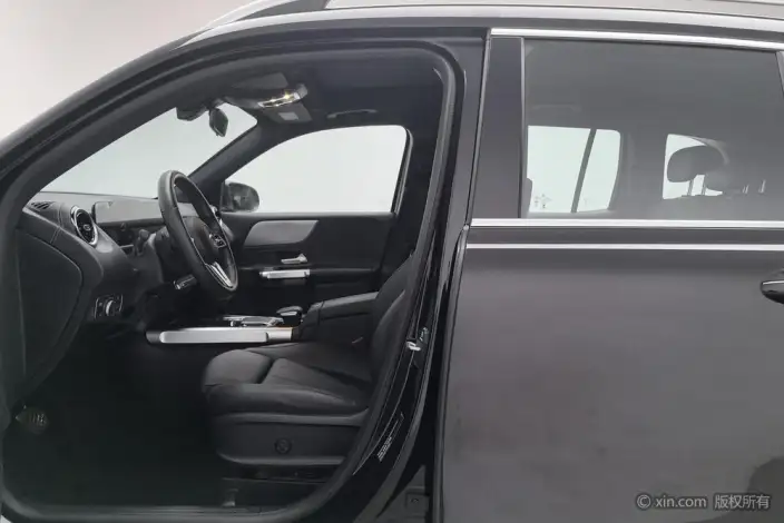 Mercedes-Benz GLB 2023 Model GLB 200 Dynamic Model – фото 16