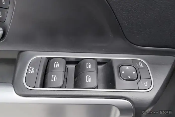 Mercedes-Benz GLB 2023 Model GLB 200 Dynamic Model – фото 21