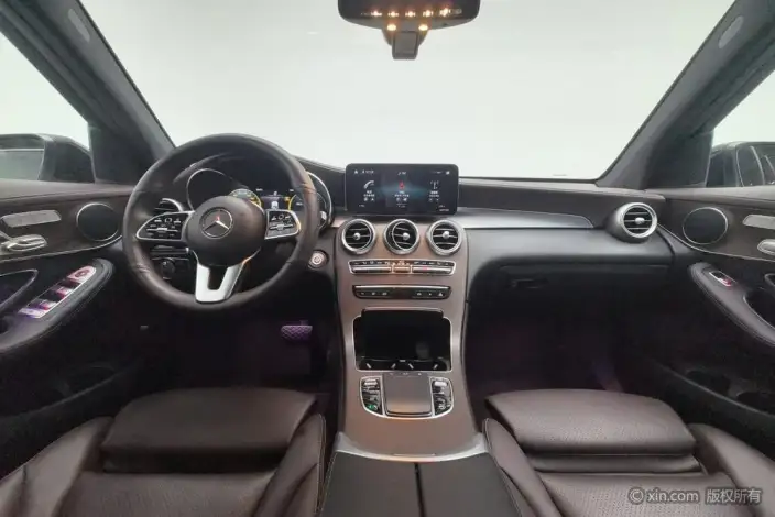Mercedes-Benz GLC 2021 Model GLC 260 L 4MATIC Luxury Model – фото 12
