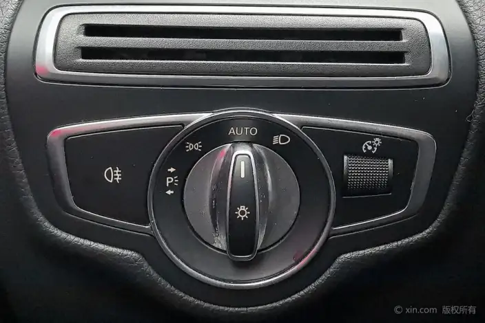 Mercedes-Benz GLC 2021 Model GLC 260 L 4MATIC Luxury Model – фото 16