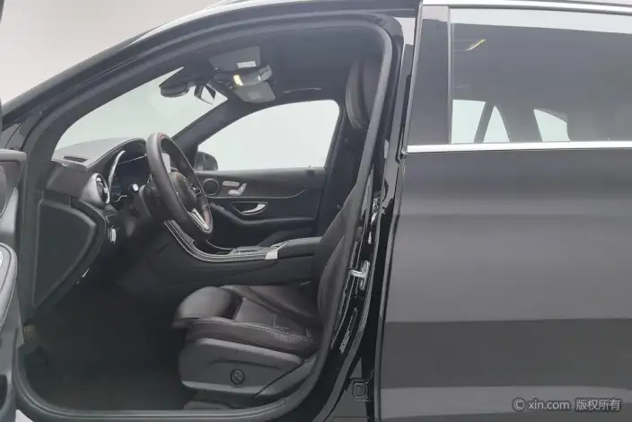 Mercedes-Benz GLC 2021 Model GLC 260 L 4MATIC Luxury Model – фото 17