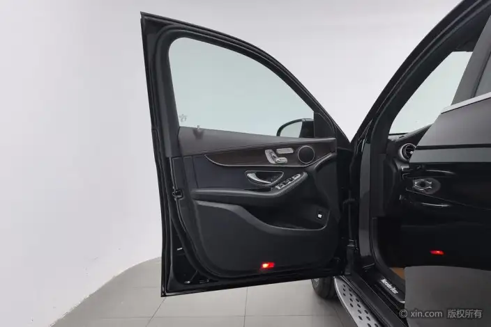 Mercedes-Benz GLC 2021 Model GLC 260 L 4MATIC Luxury Model – фото 21