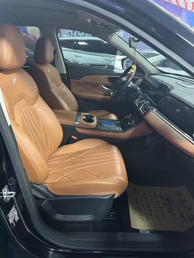 **Jetour Mountain Sea L7** 2024 1.5TD DHT PRO – фото 4