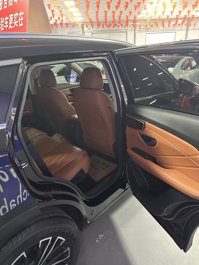**Jetour Mountain Sea L7** 2024 1.5TD DHT PRO – фото 7