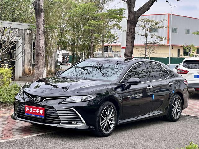 Toyota Camry 2021 2.5G Luxury