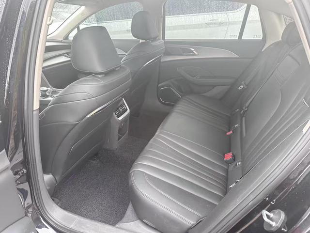Hongqi H5 2023 1.5T DCT Smart Connect Flag Joy – фото 4