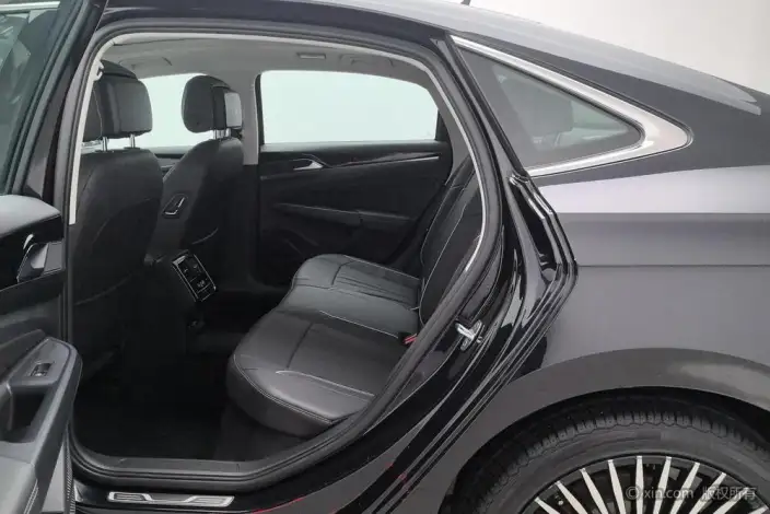 Volkswagen Passat 2024 Model 330TSI Elite Edition – фото 18