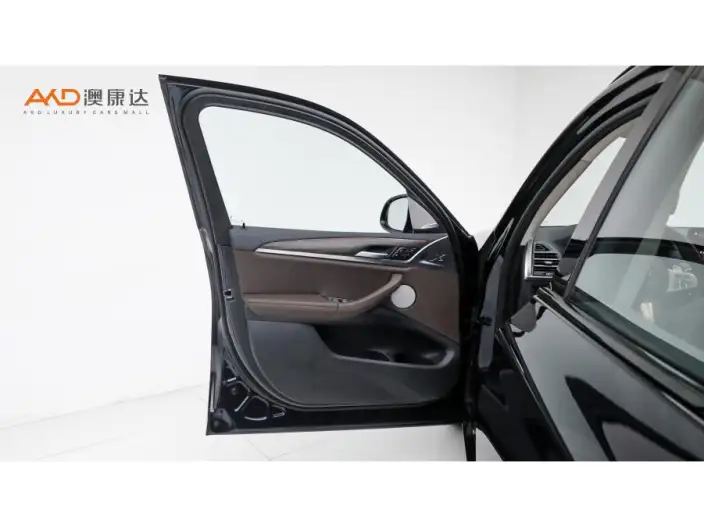 BMW X3 2023 Model xDrive30i Leading Model M Night Set – фото 9