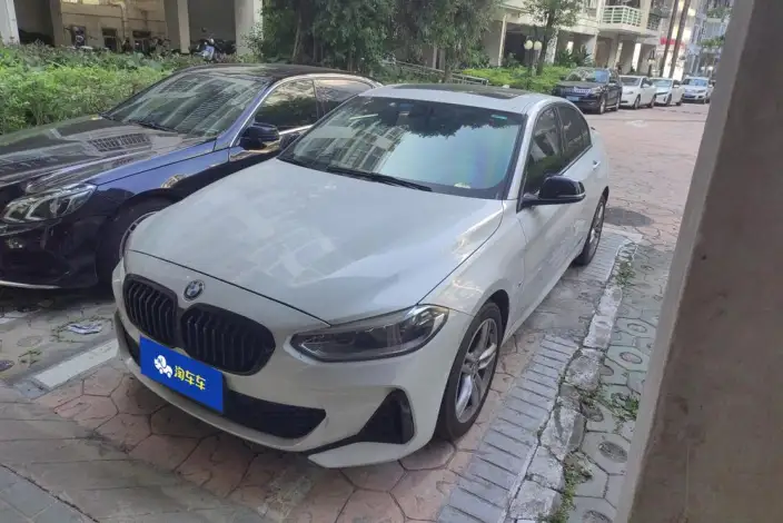BMW 1 Series 2023 Model 120i M Sports Night Edition – фото 1