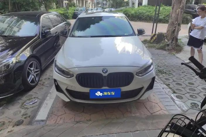 BMW 1 Series 2023 Model 120i M Sports Night Edition – фото 2