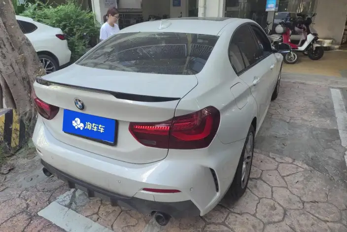BMW 1 Series 2023 Model 120i M Sports Night Edition – фото 4